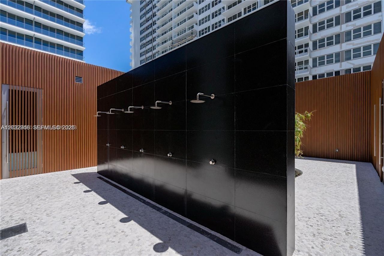 2000 S Ocean Dr , Unit 25A, Hallandale Beach, FL 33009 Photo