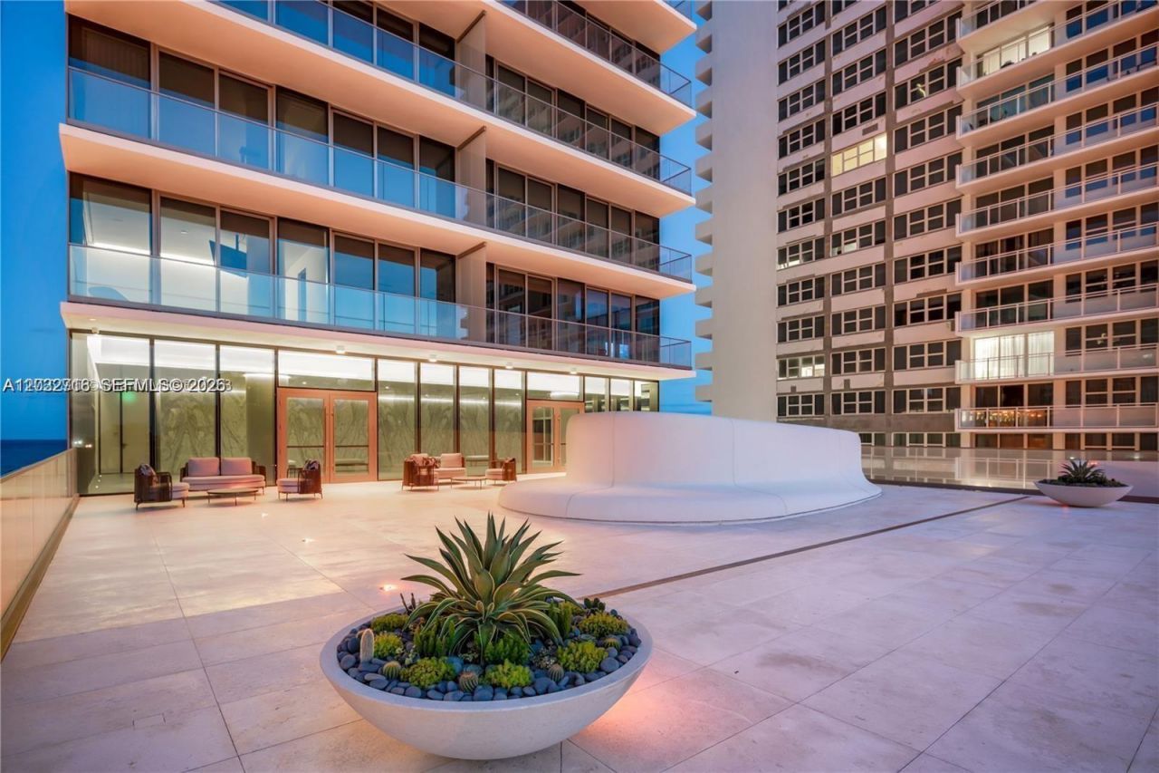 2000 S Ocean Dr , Unit 25A, Hallandale Beach, FL 33009 Photo