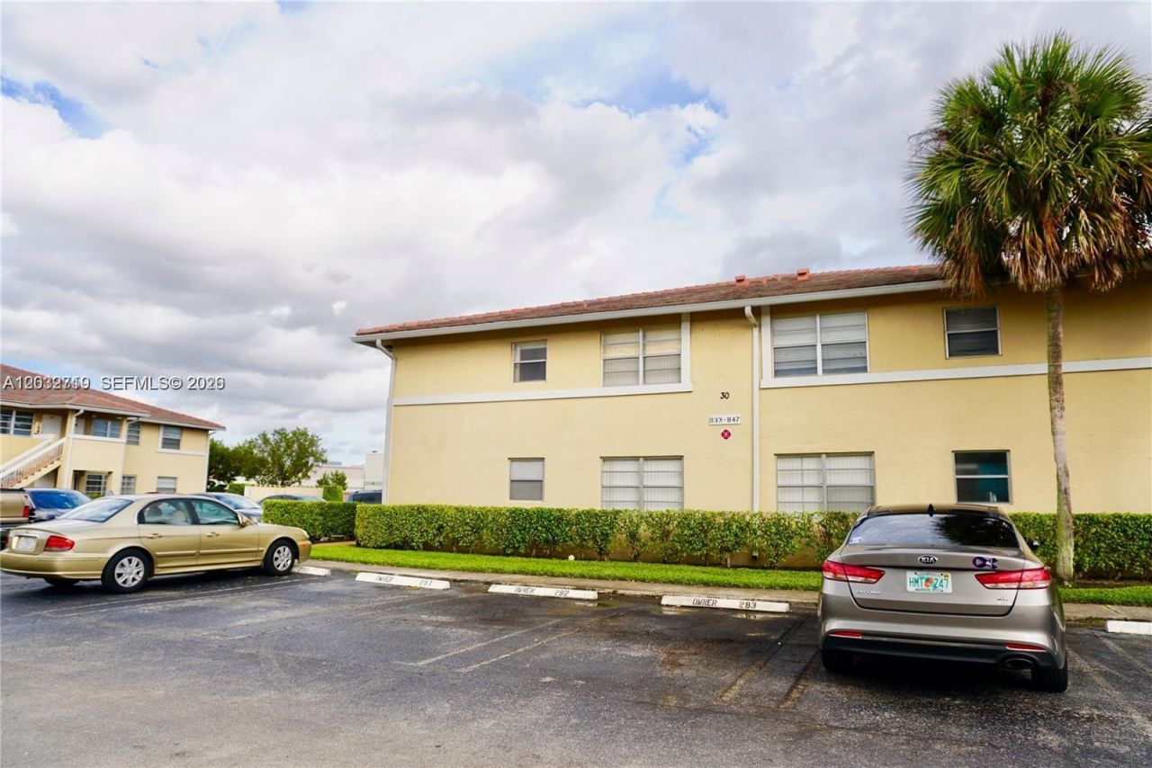 841 Twin Lakes Dr , Unit 30-A, Coral Springs, FL 33071 Photo