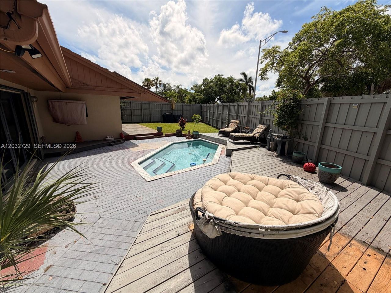 20451 NE 10th Pl , Unit 20451, Miami, FL 33179 Photo