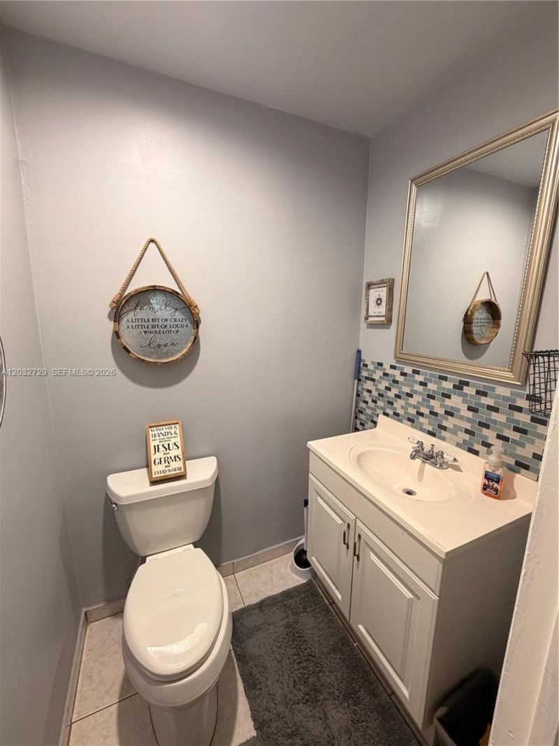 20451 NE 10th Pl , Unit 20451, Miami, FL 33179 Photo