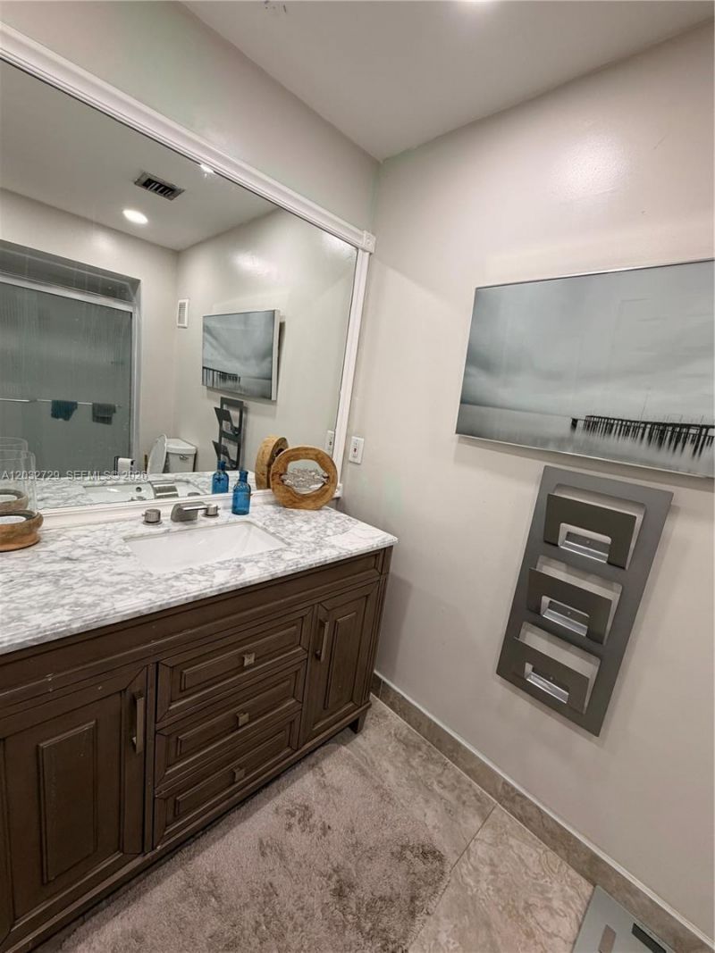 20451 NE 10th Pl , Unit 20451, Miami, FL 33179 Photo