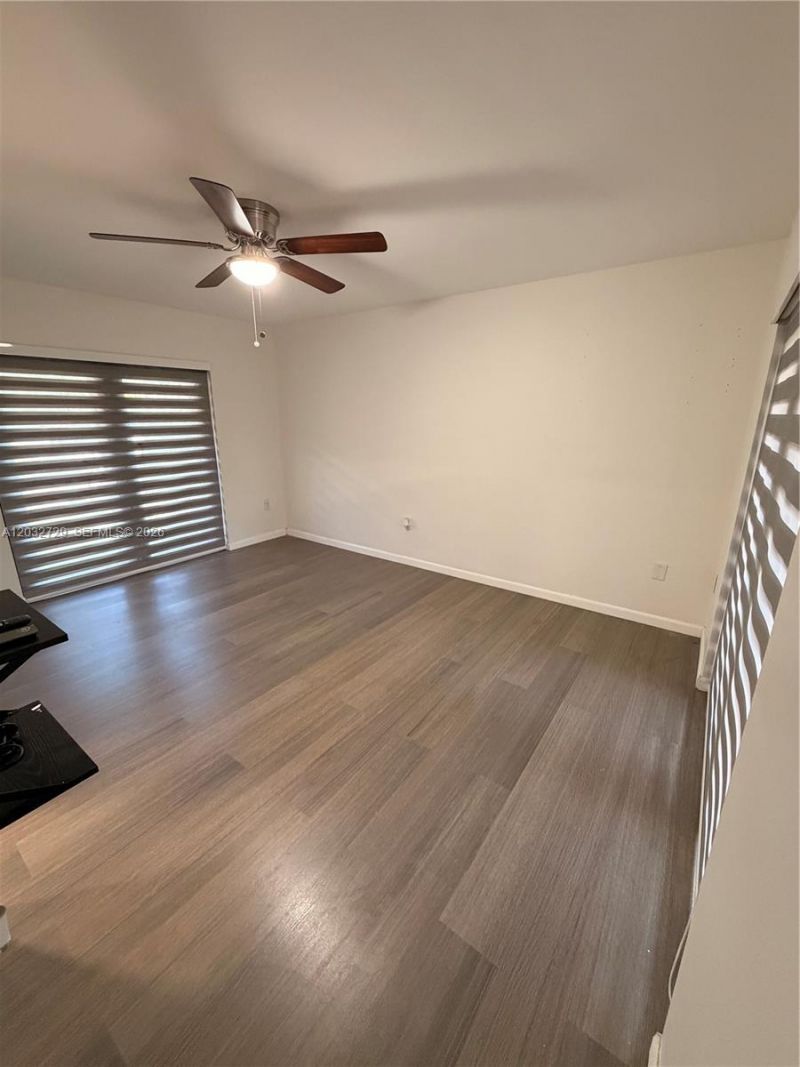 20451 NE 10th Pl , Unit 20451, Miami, FL 33179 Photo
