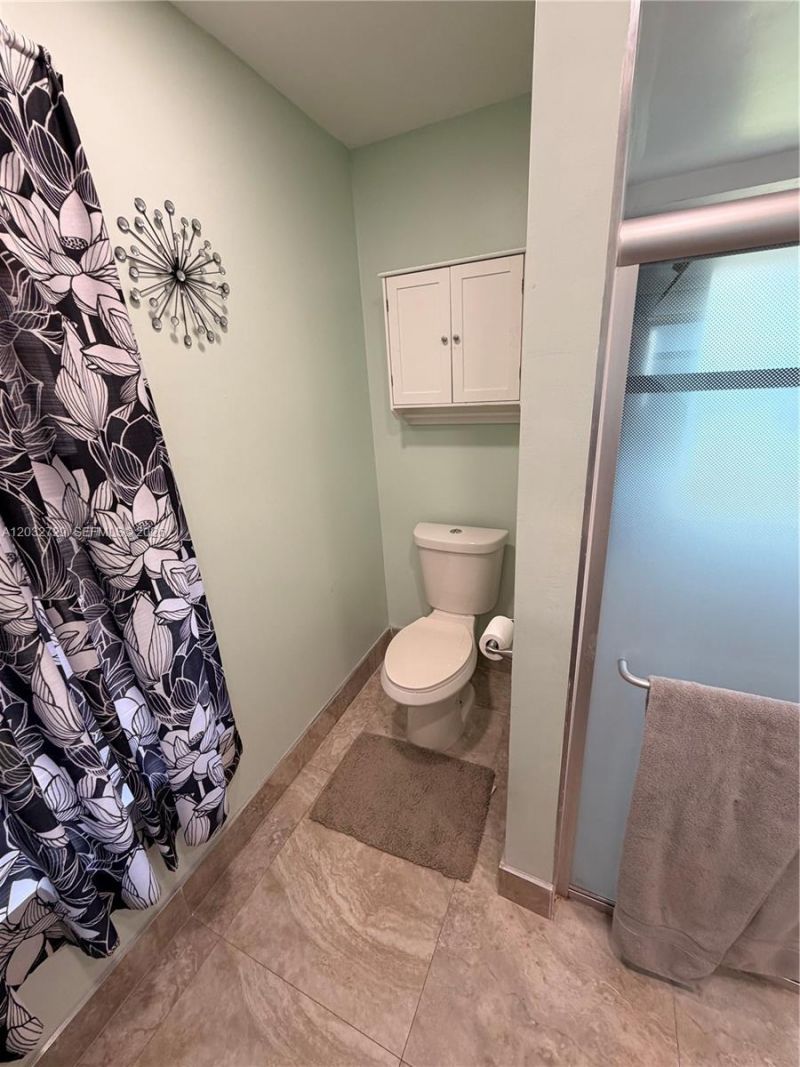 20451 NE 10th Pl , Unit 20451, Miami, FL 33179 Photo