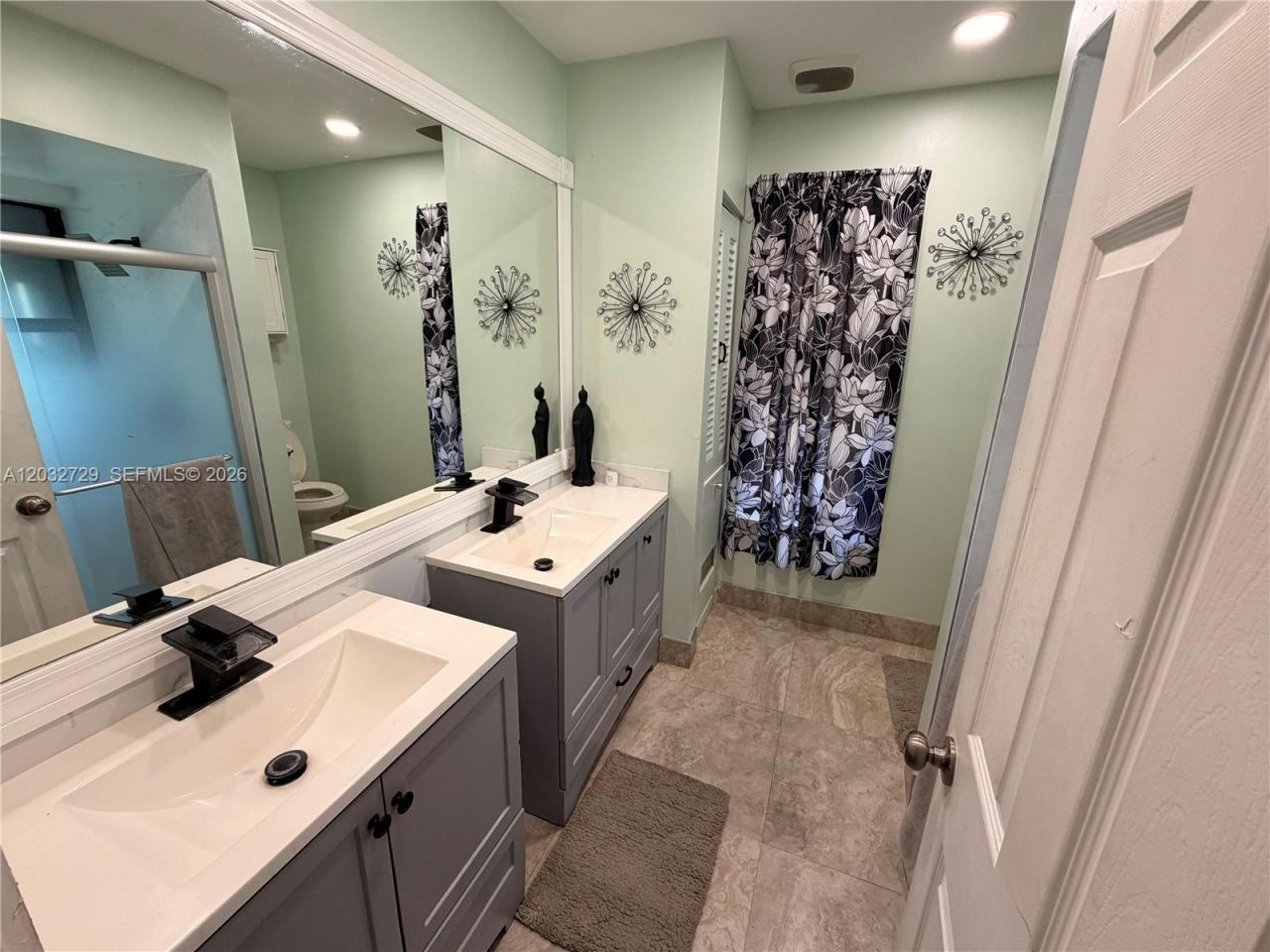 20451 NE 10th Pl , Unit 20451, Miami, FL 33179 Photo