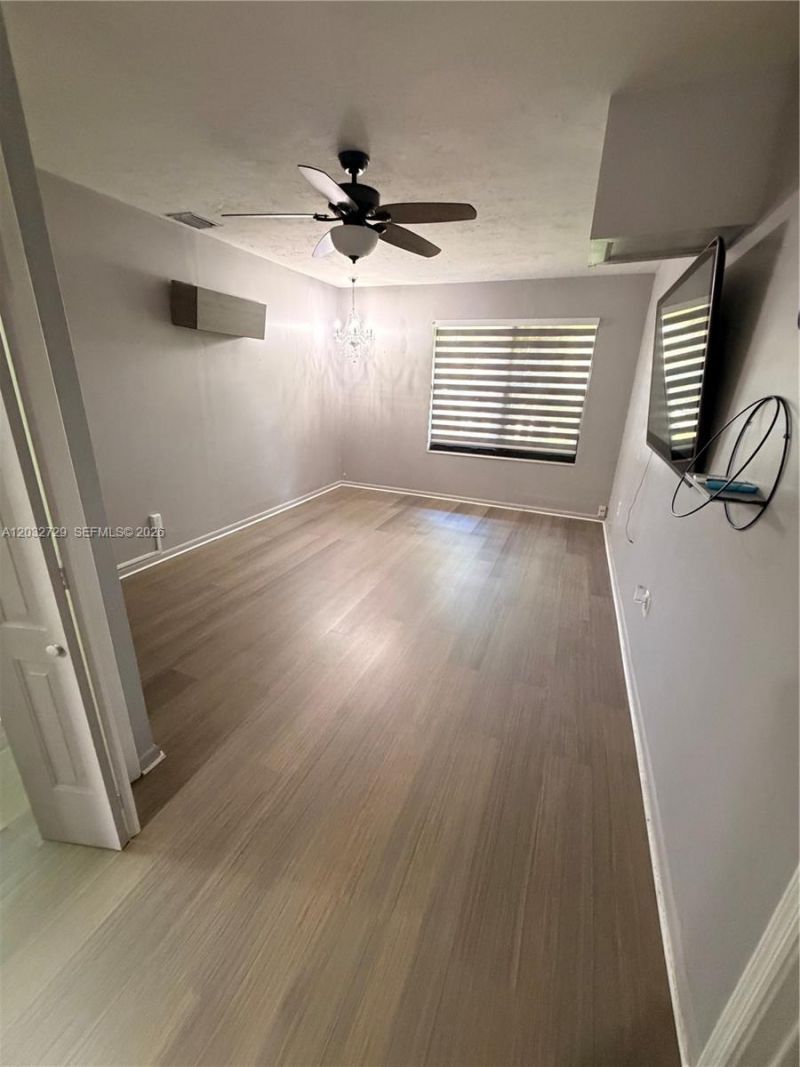 20451 NE 10th Pl , Unit 20451, Miami, FL 33179 Photo