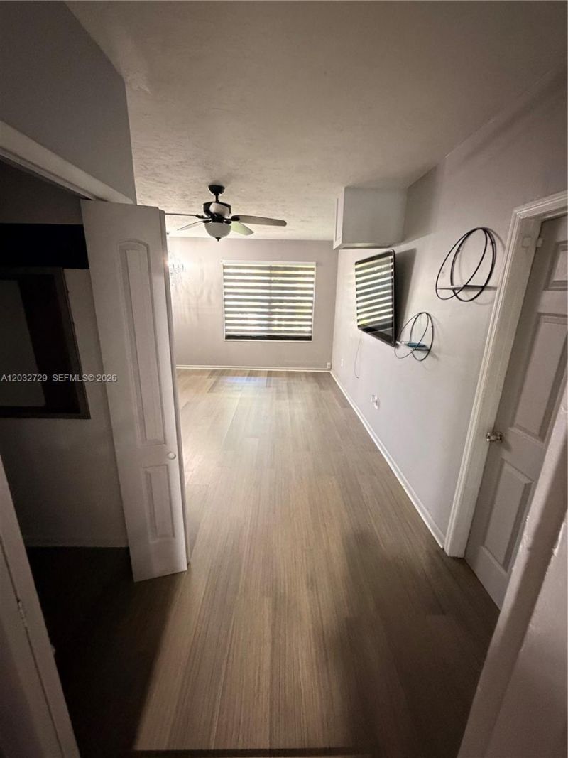 20451 NE 10th Pl , Unit 20451, Miami, FL 33179 Photo