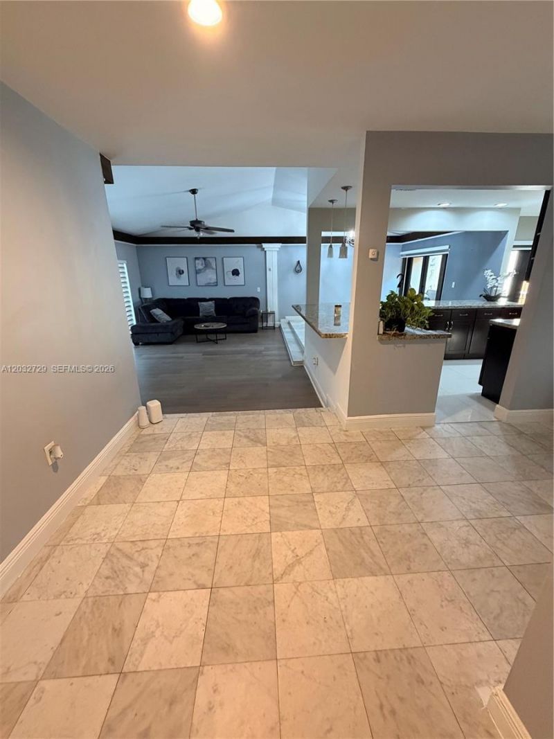 20451 NE 10th Pl , Unit 20451, Miami, FL 33179 Photo