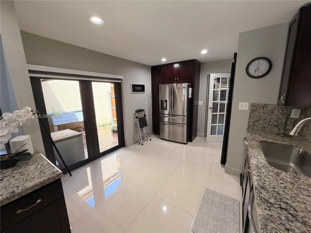 20451 NE 10th Pl , Unit 20451, Miami, FL 33179 Photo