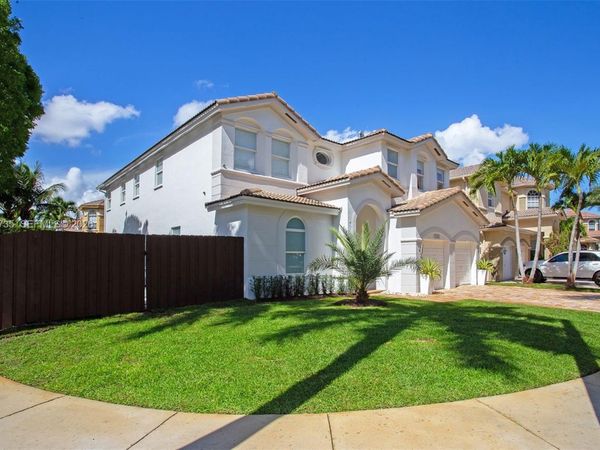 11559 NW 84th Ter , Doral, FL 33178