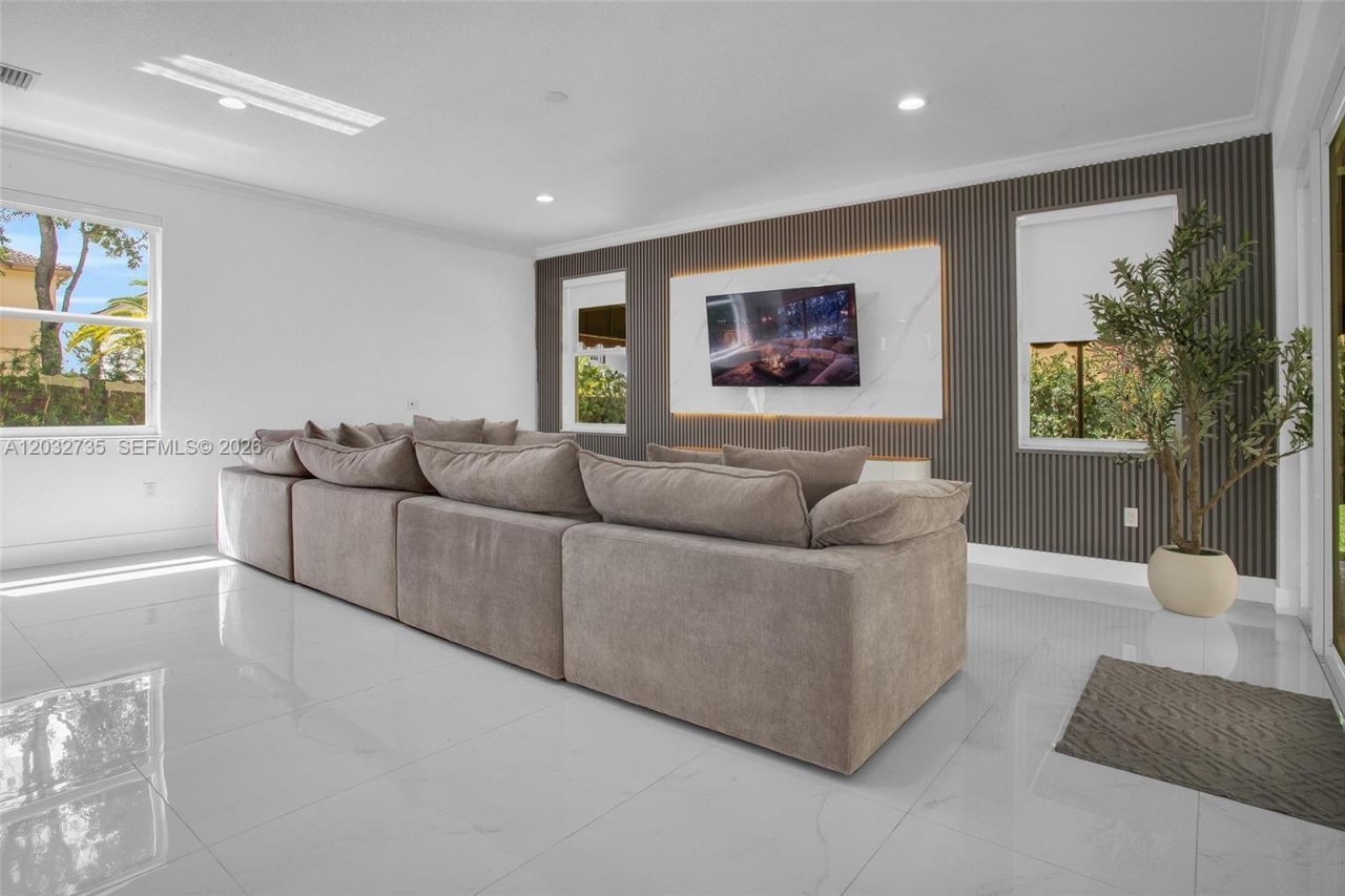 11559 NW 84th Ter, Doral, FL 33178 Photo