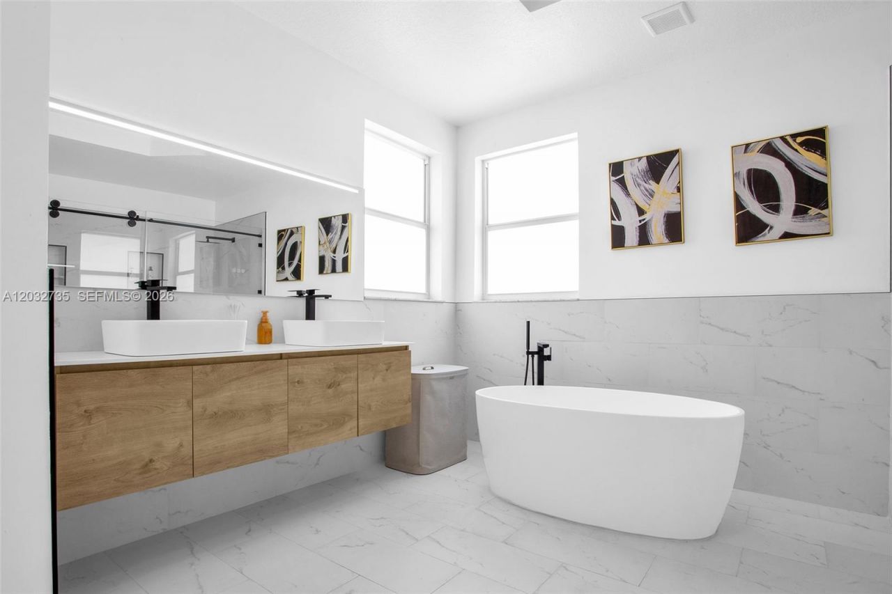 11559 NW 84th Ter, Doral, FL 33178 Photo