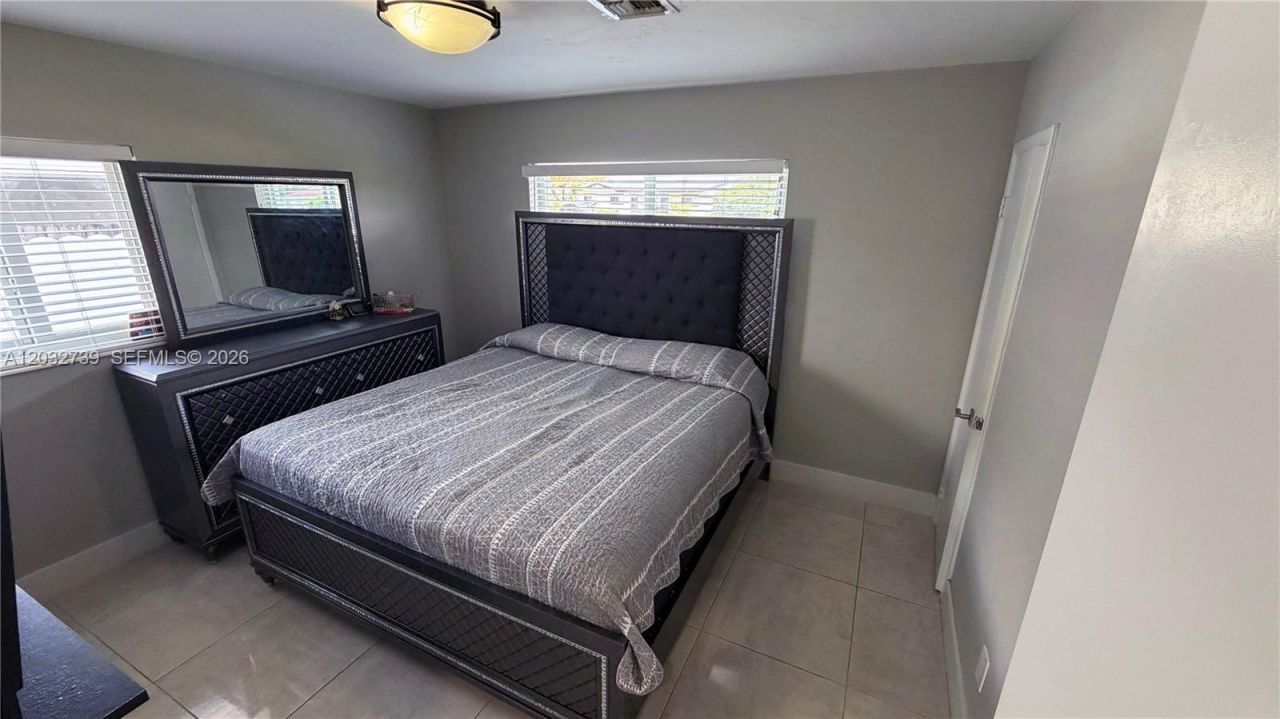 10455 SW 42nd Ter , Miami, FL 33165 Photo