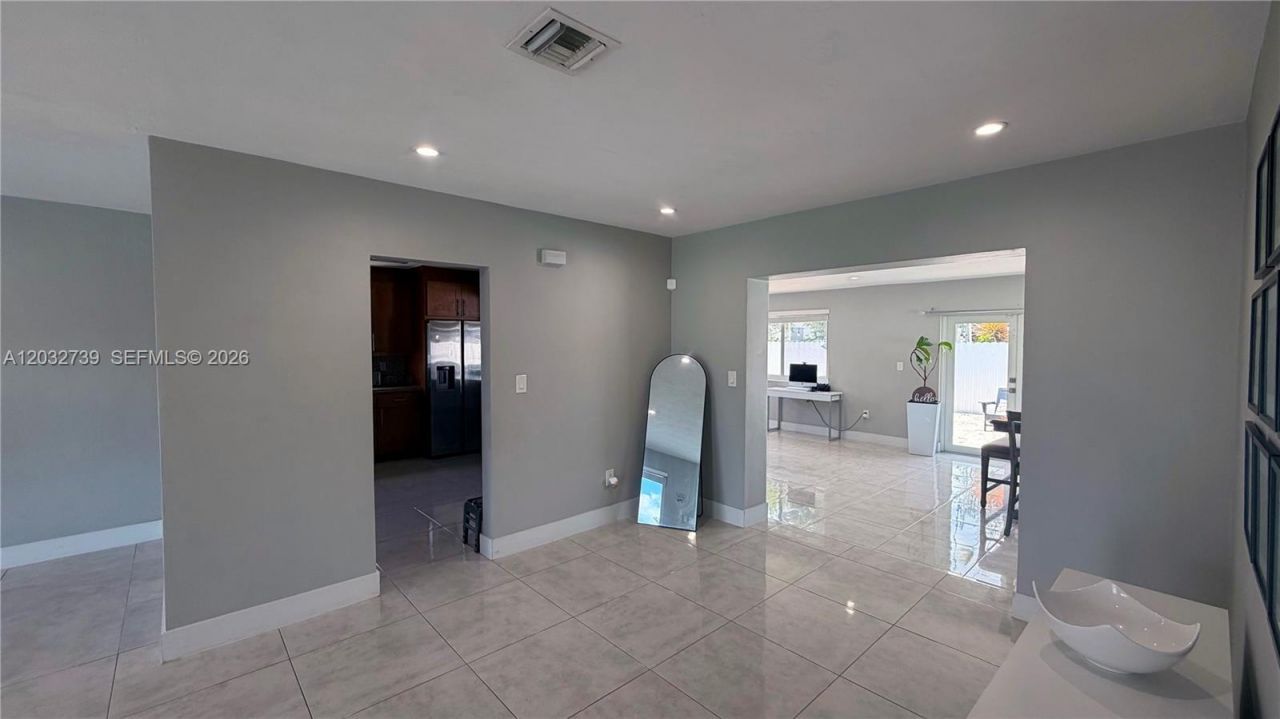 10455 SW 42nd Ter , Miami, FL 33165 Photo