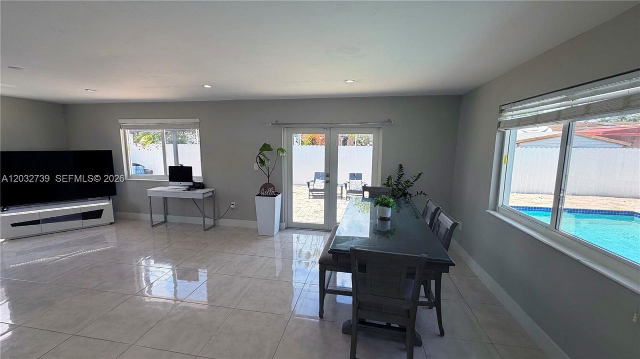 10455 SW 42nd Ter , Miami, FL 33165 Photo