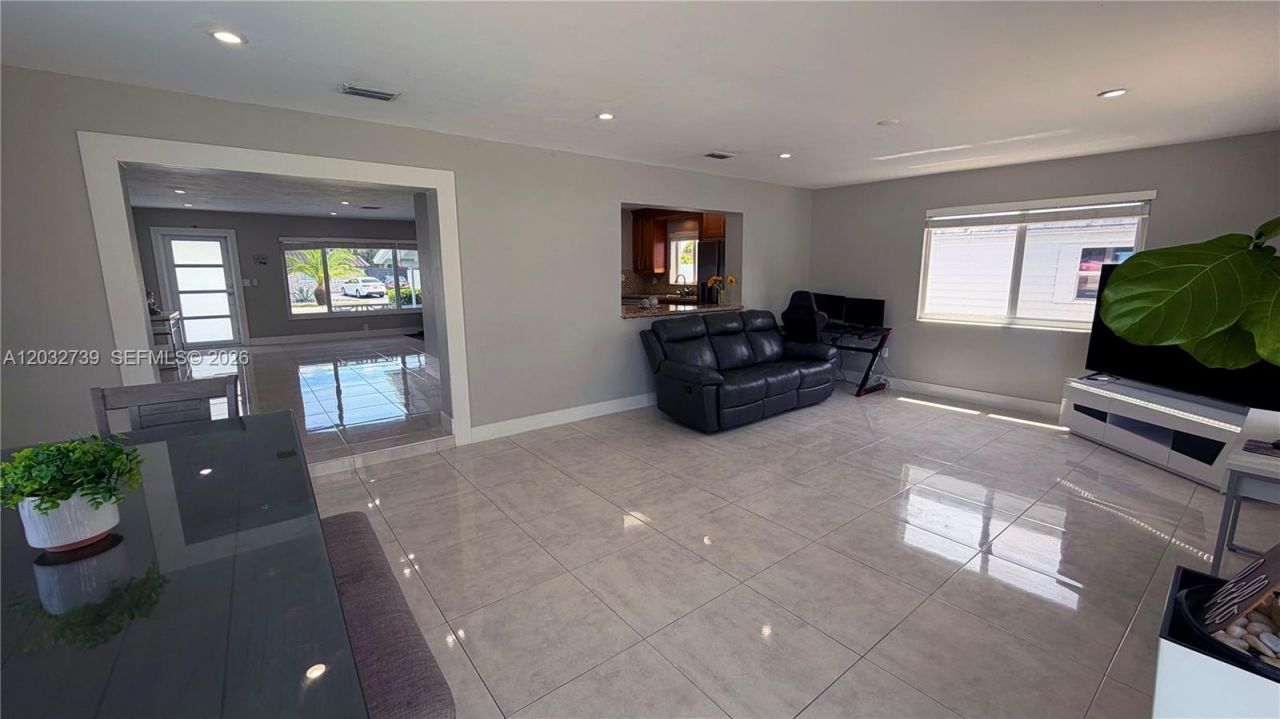 10455 SW 42nd Ter , Miami, FL 33165 Photo