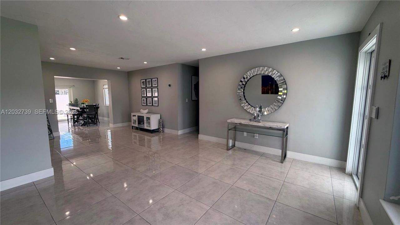 10455 SW 42nd Ter , Miami, FL 33165 Photo