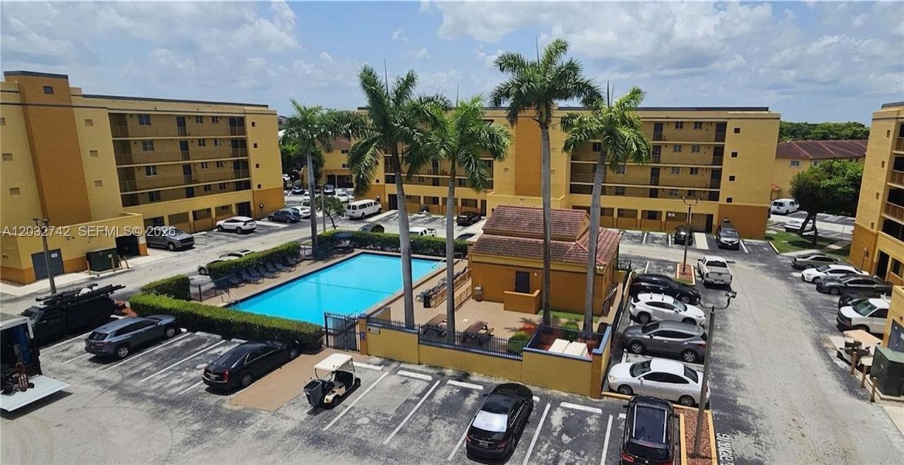 14951 SW 82nd Ln , Unit 17-405, Miami, FL 33193 Photo