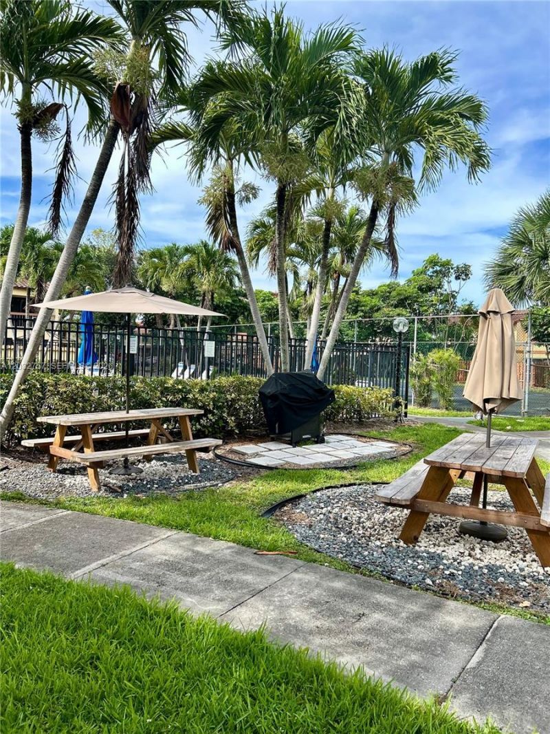 4070 Sierra Ter , Unit 4070, Sunrise, FL 33351 Photo