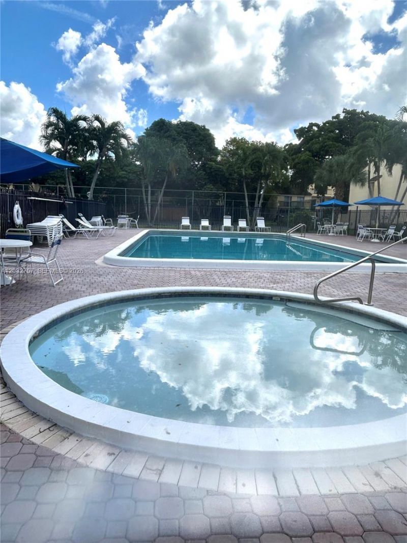 4070 Sierra Ter, Unit 4070, Sunrise, FL 33351 Photo