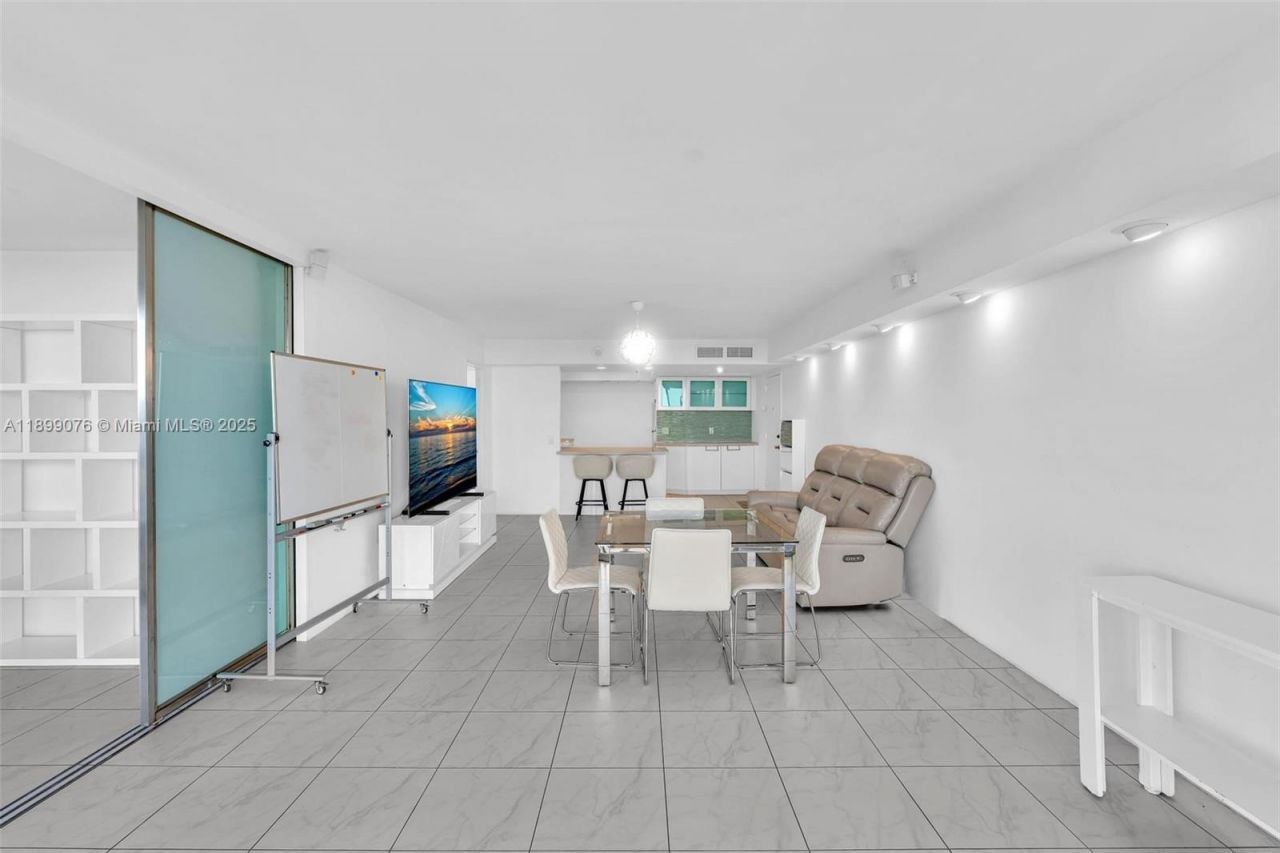 2425 Presidential Way , Unit 2003, West Palm Beach, FL 33401 Photo