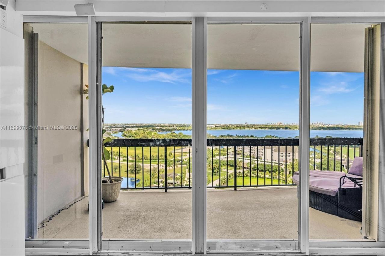 2425 Presidential Way , Unit 2003, West Palm Beach, FL 33401 Photo
