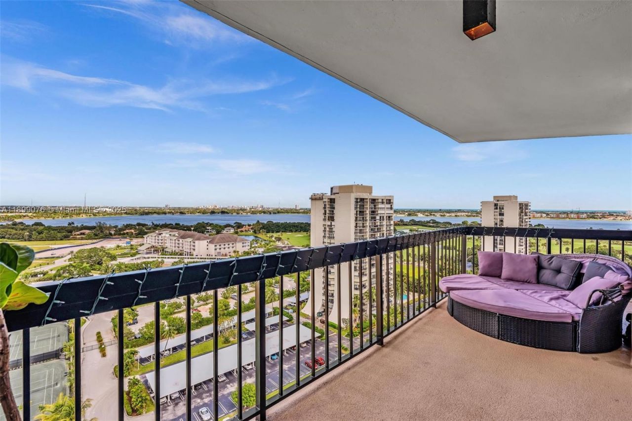 2425 Presidential Way , Unit 2003, West Palm Beach, FL 33401 Photo