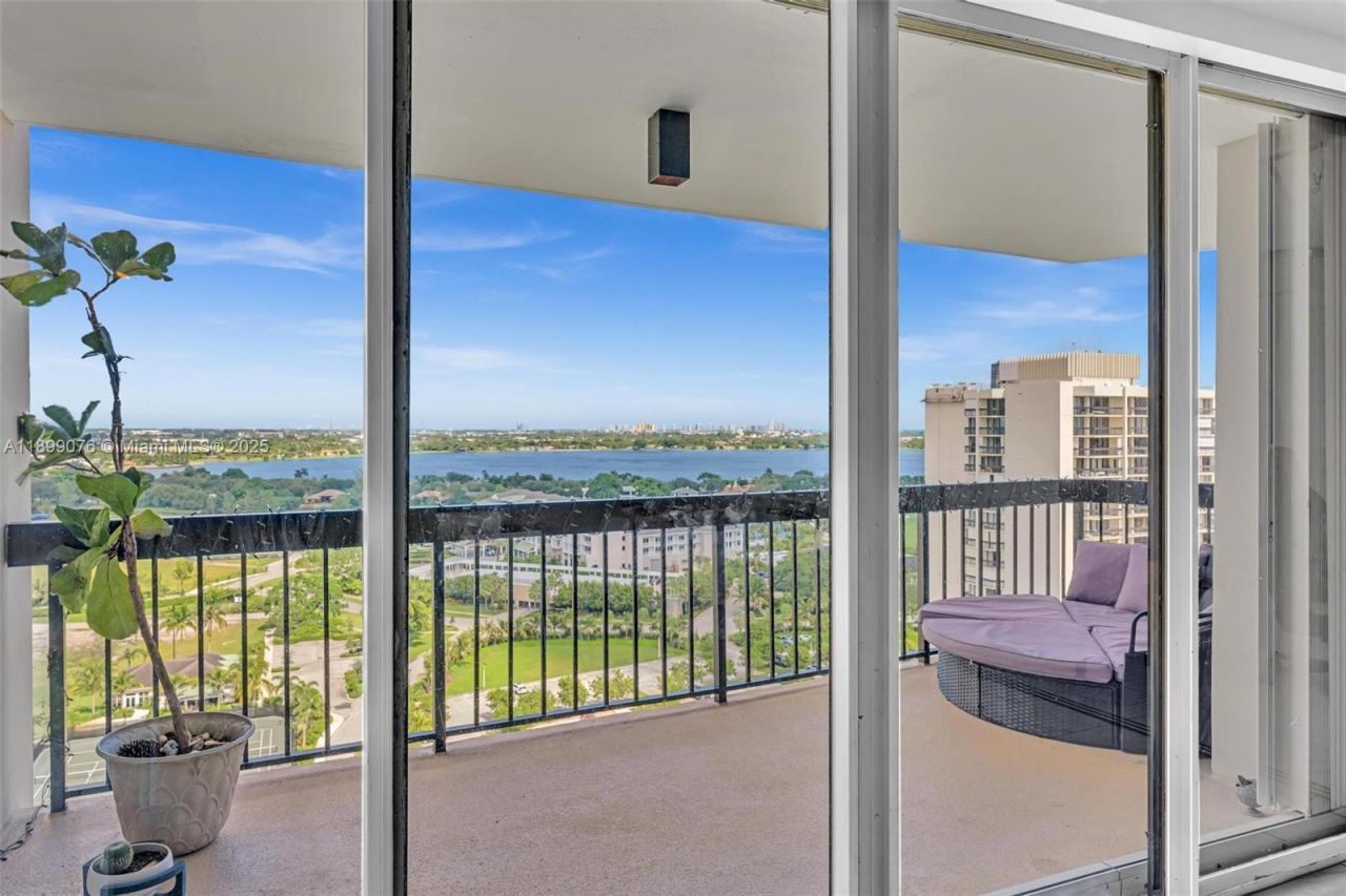2425 Presidential Way , Unit 2003, West Palm Beach, FL 33401 Photo