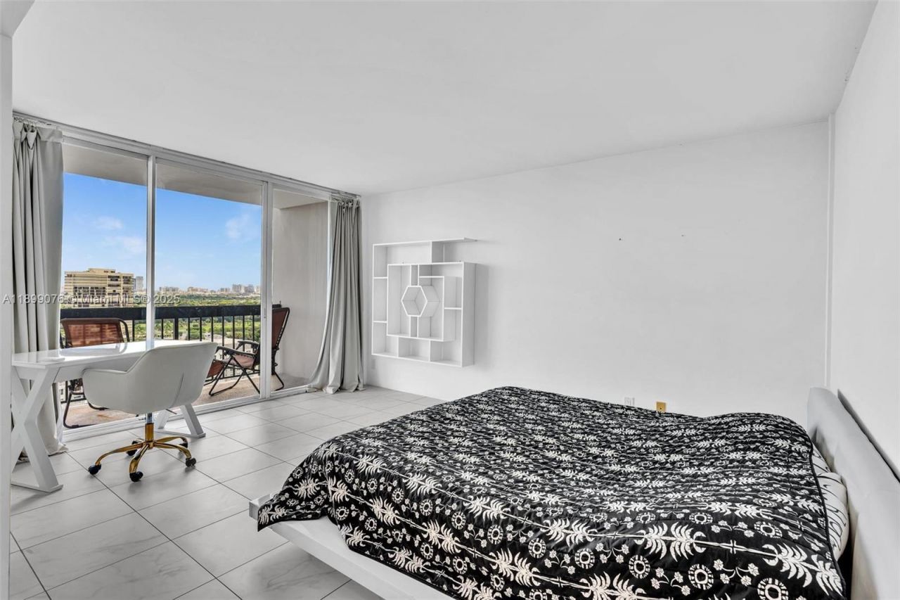 2425 Presidential Way , Unit 2003, West Palm Beach, FL 33401 Photo