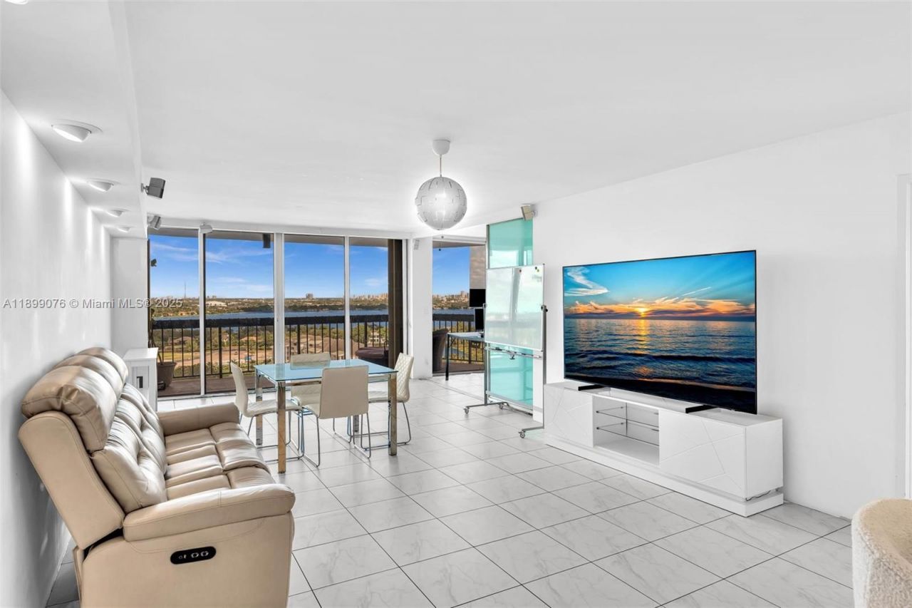 2425 Presidential Way , Unit 2003, West Palm Beach, FL 33401 Photo
