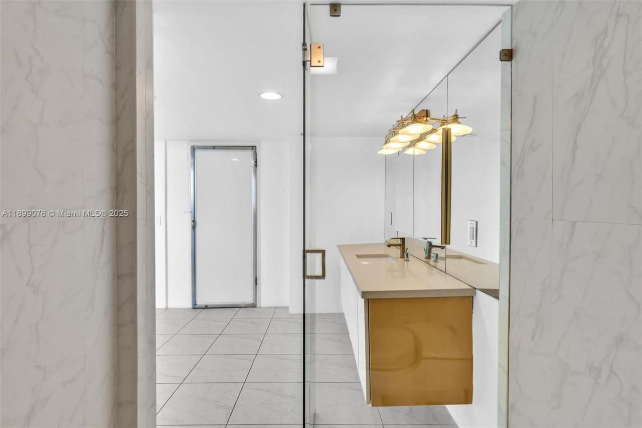 2425 Presidential Way , Unit 2003, West Palm Beach, FL 33401 Photo