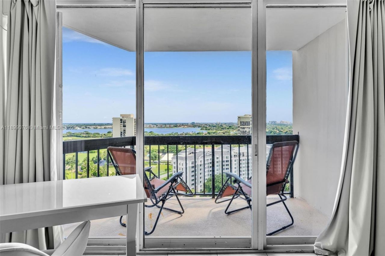 2425 Presidential Way , Unit 2003, West Palm Beach, FL 33401 Photo