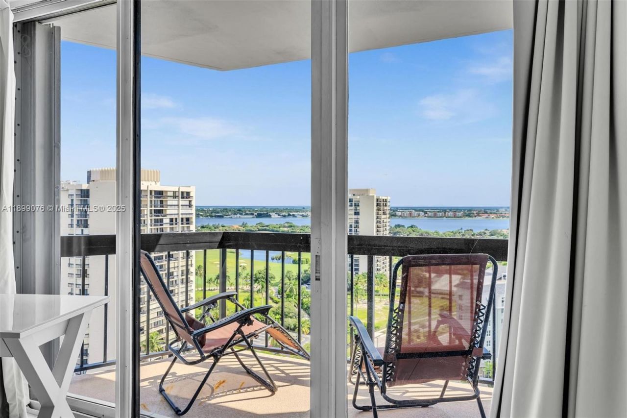 2425 Presidential Way , Unit 2003, West Palm Beach, FL 33401 Photo