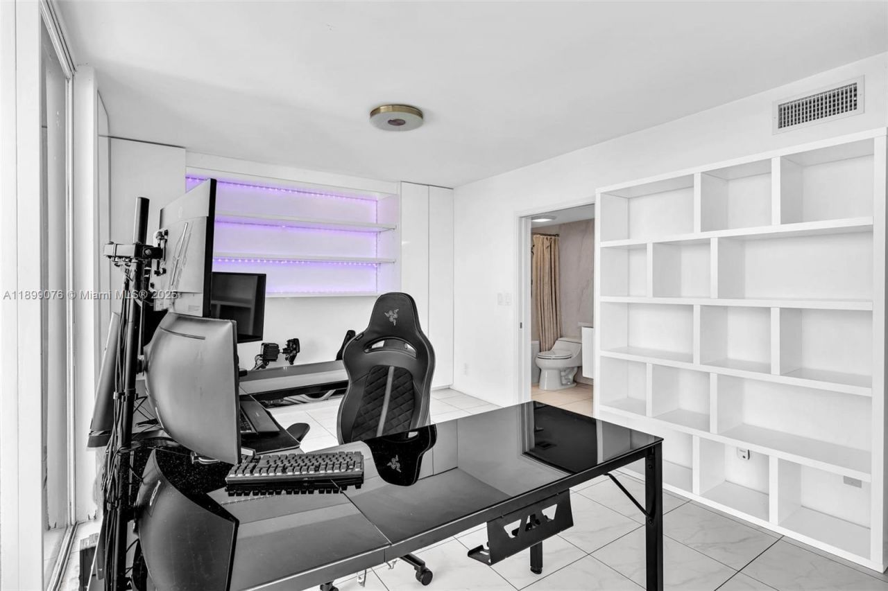 2425 Presidential Way , Unit 2003, West Palm Beach, FL 33401 Photo