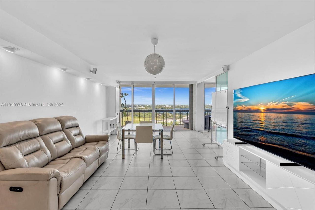 2425 Presidential Way , Unit 2003, West Palm Beach, FL 33401 Photo