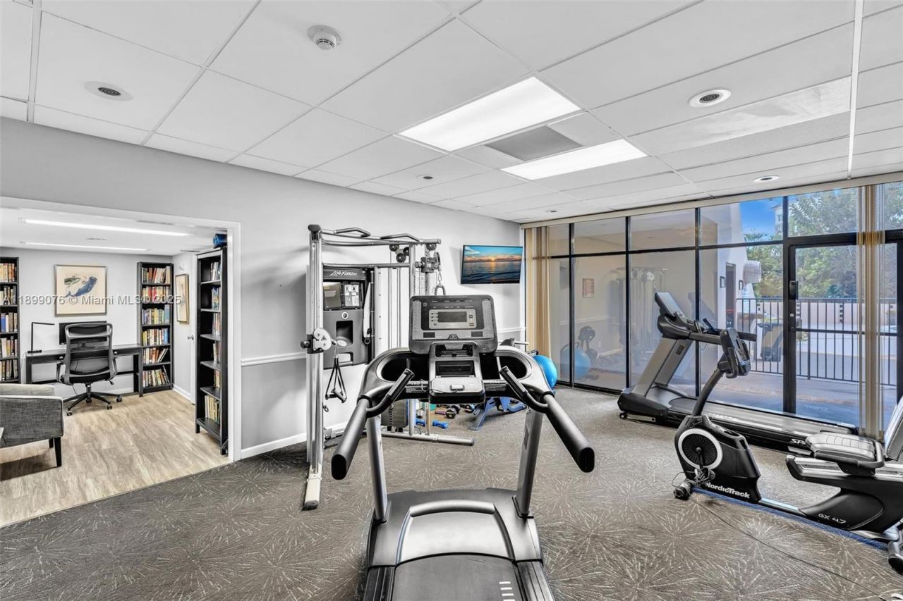 2425 Presidential Way , Unit 2003, West Palm Beach, FL 33401 Photo