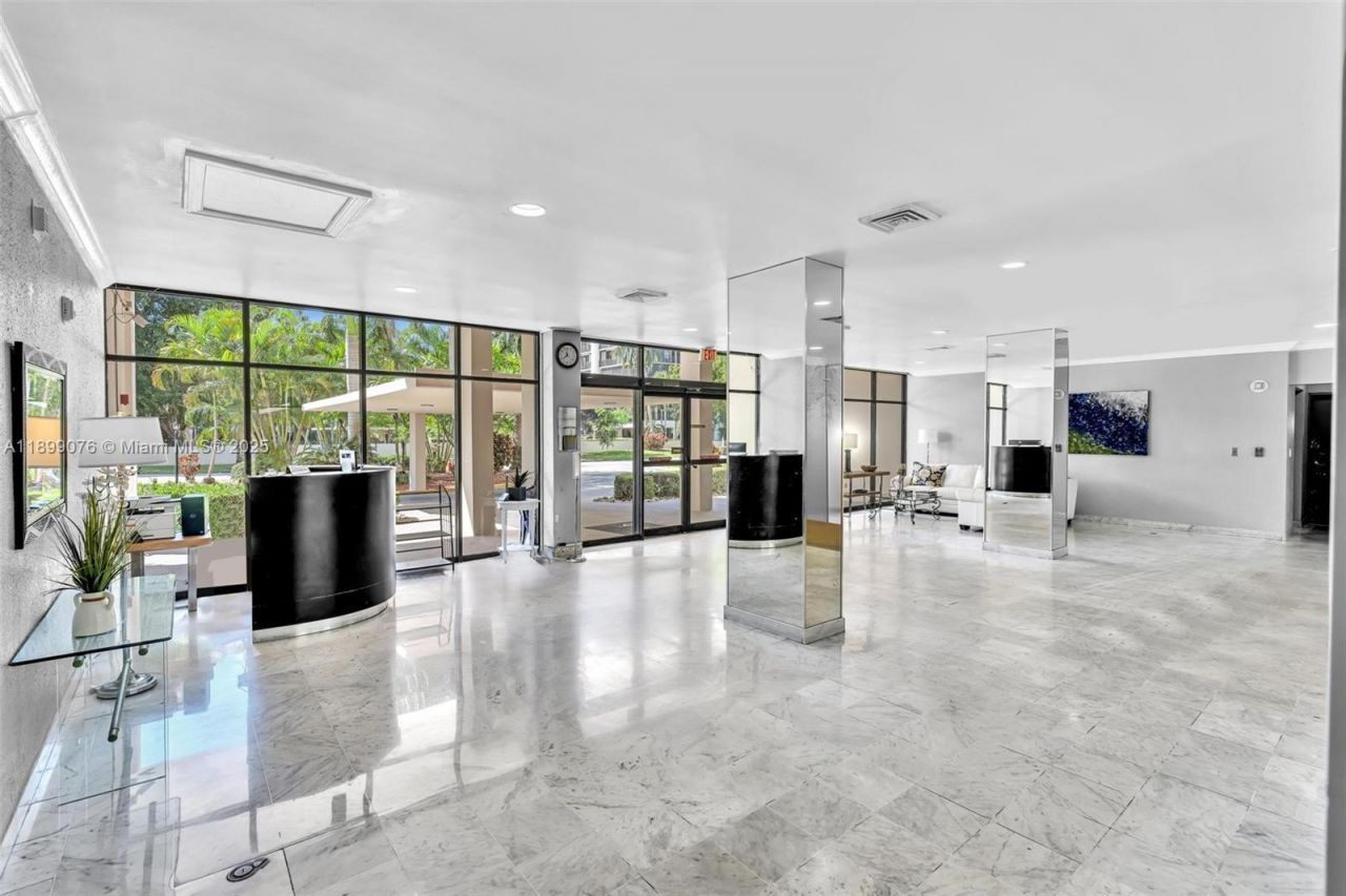 2425 Presidential Way , Unit 2003, West Palm Beach, FL 33401 Photo