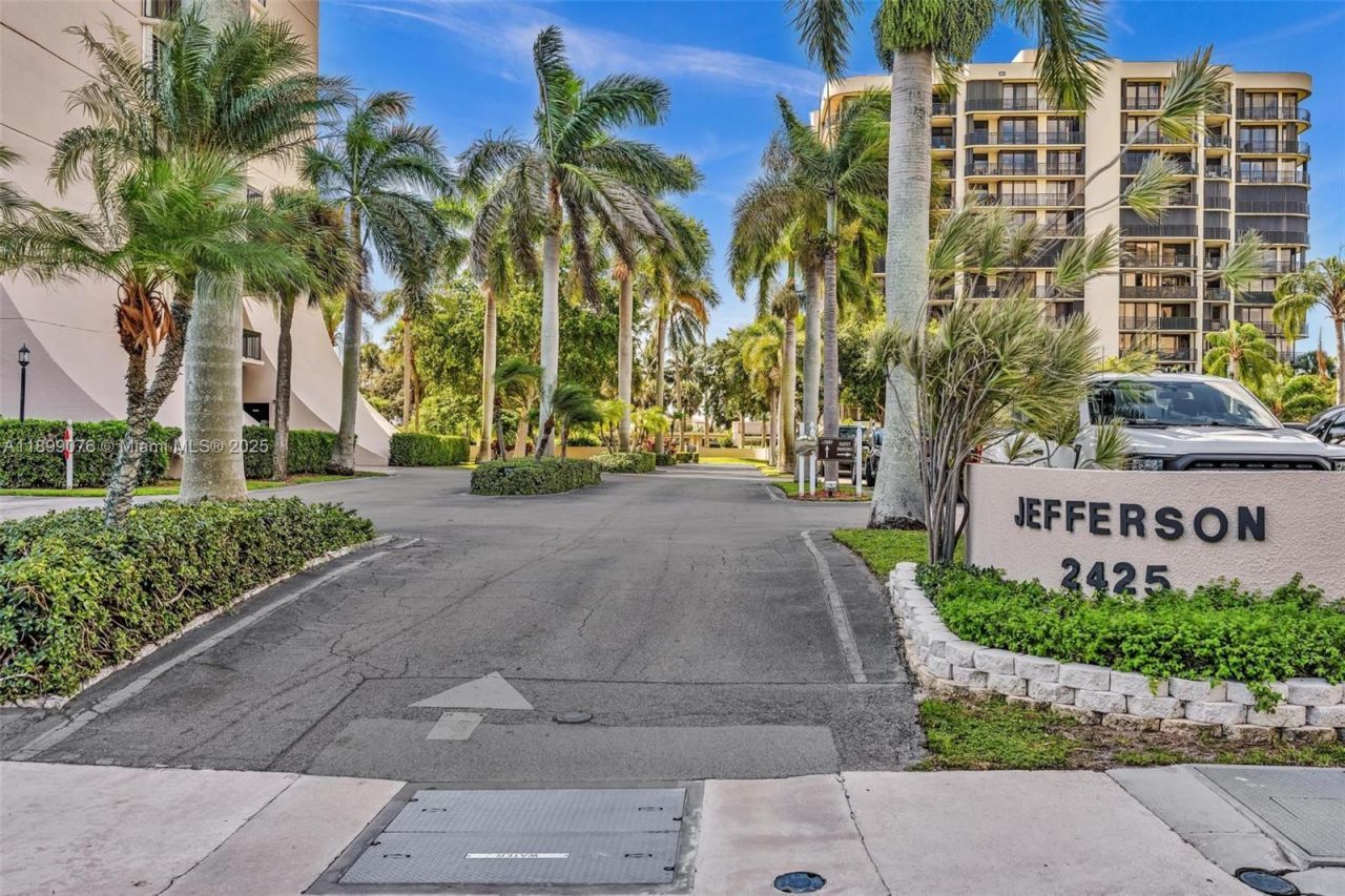 2425 Presidential Way , Unit 2003, West Palm Beach, FL 33401 Photo