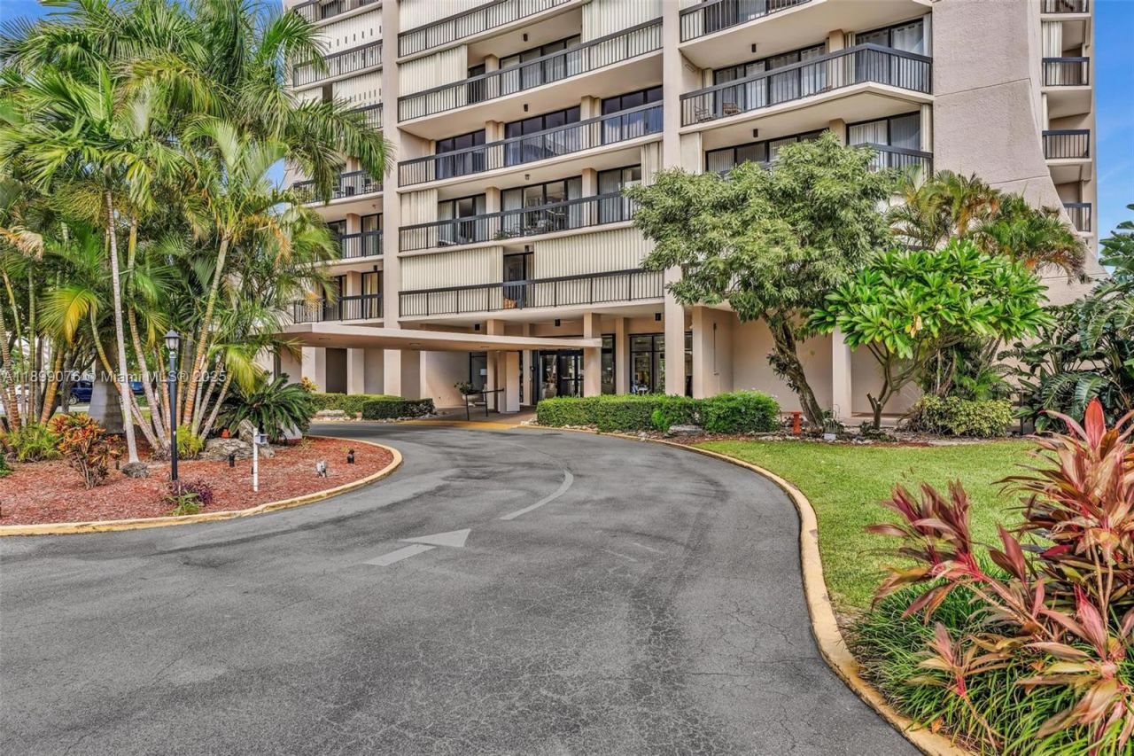 2425 Presidential Way , Unit 2003, West Palm Beach, FL 33401 Photo