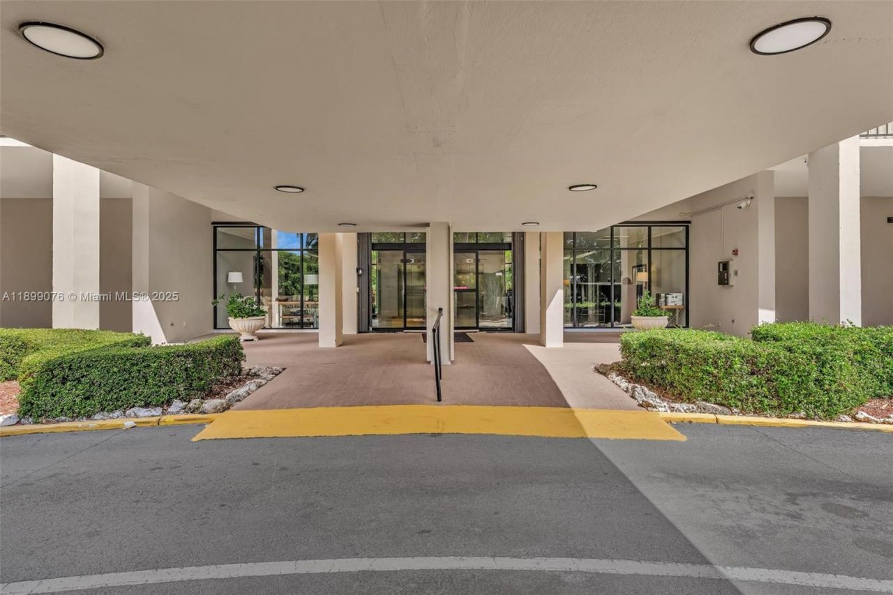 2425 Presidential Way , Unit 2003, West Palm Beach, FL 33401 Photo