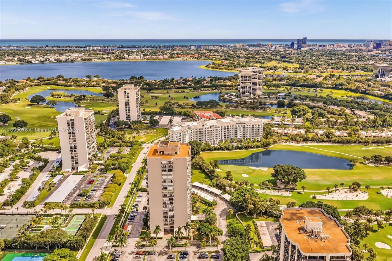 2425 Presidential Way , Unit 2003, West Palm Beach, FL 33401 Photo