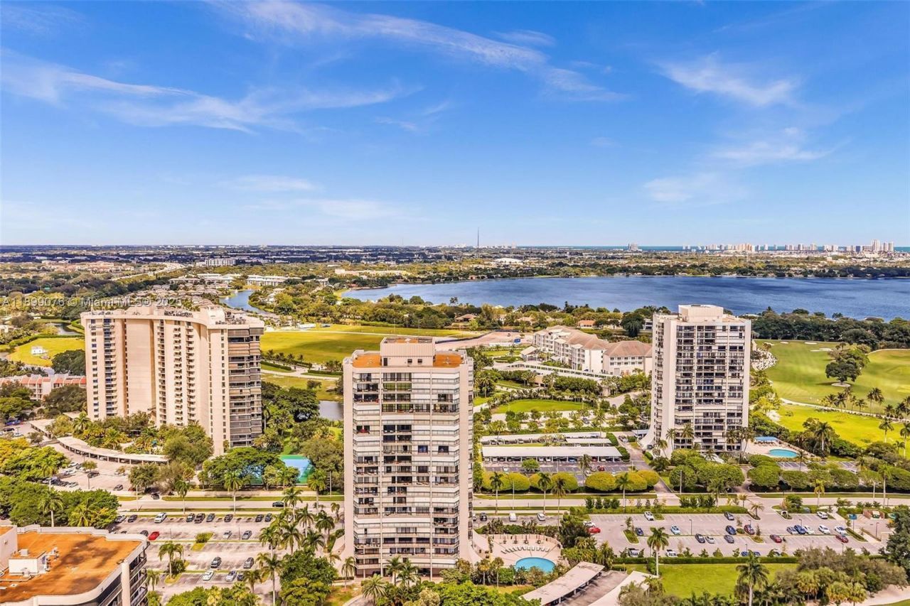 2425 Presidential Way , Unit 2003, West Palm Beach, FL 33401 Photo