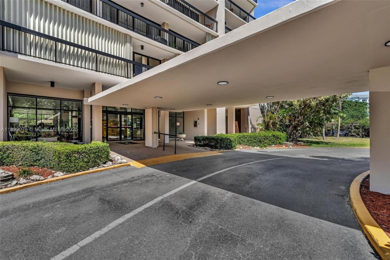 2425 Presidential Way , Unit 2003, West Palm Beach, FL 33401 Photo