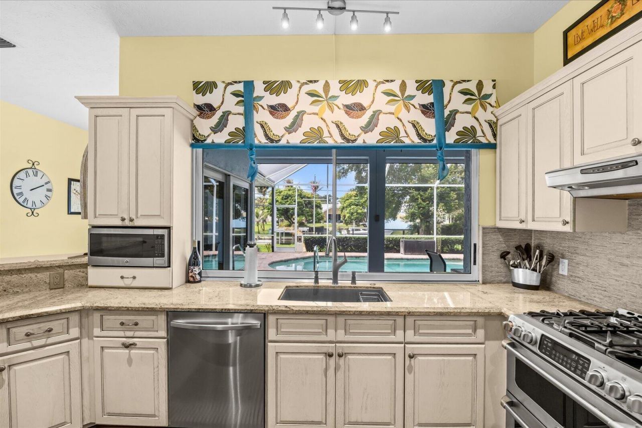 512 SW South Carolina Drive, Stuart, FL 34994 Photo