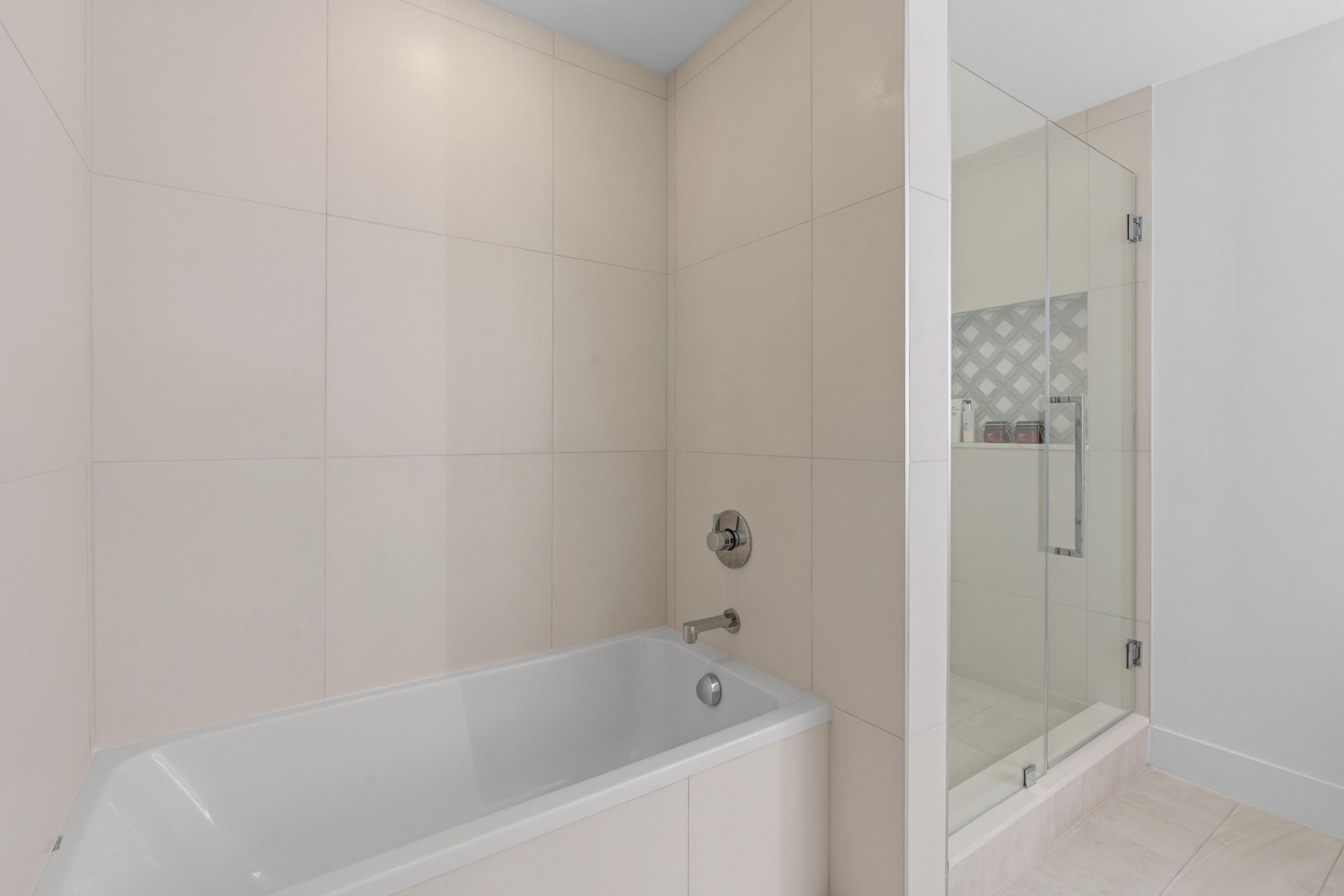 2000 Metropica Way, Unit 214, Sunrise, FL 33323 Photo