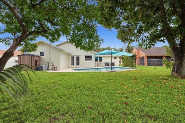 140 Bilbao Street, Royal Palm Beach, FL 33411 Photo