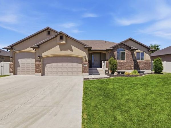 1302 W 2535 N, Clinton, UT 84015