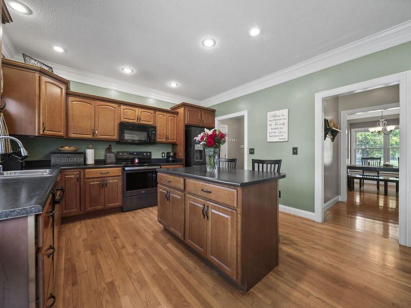 928 Old Nursery Trail, Troy, OH 45373 Photo 6