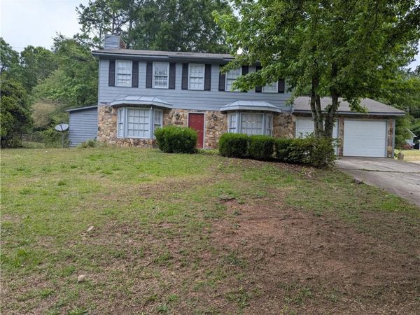 8673 Plumtree Drive , Riverdale, GA 30274