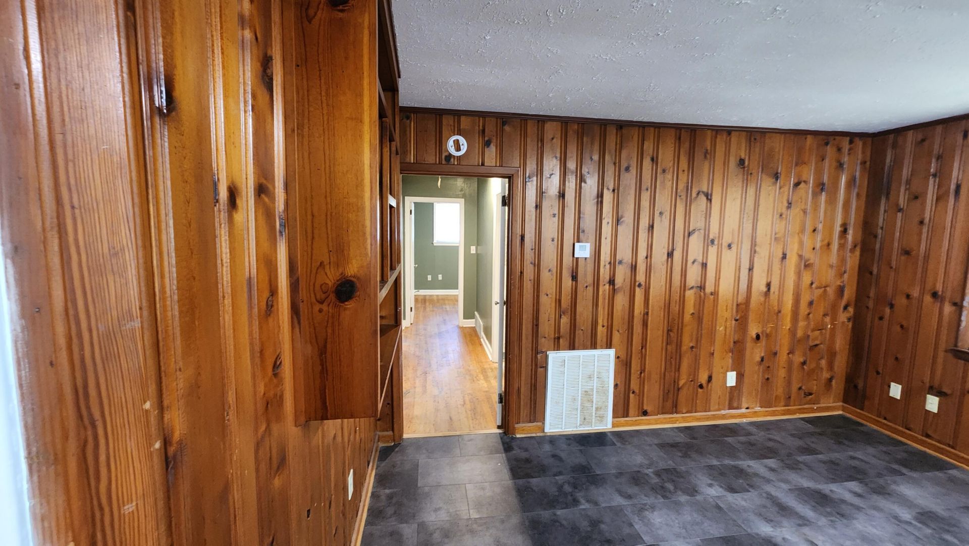607 Sherrie Lane Photo 11